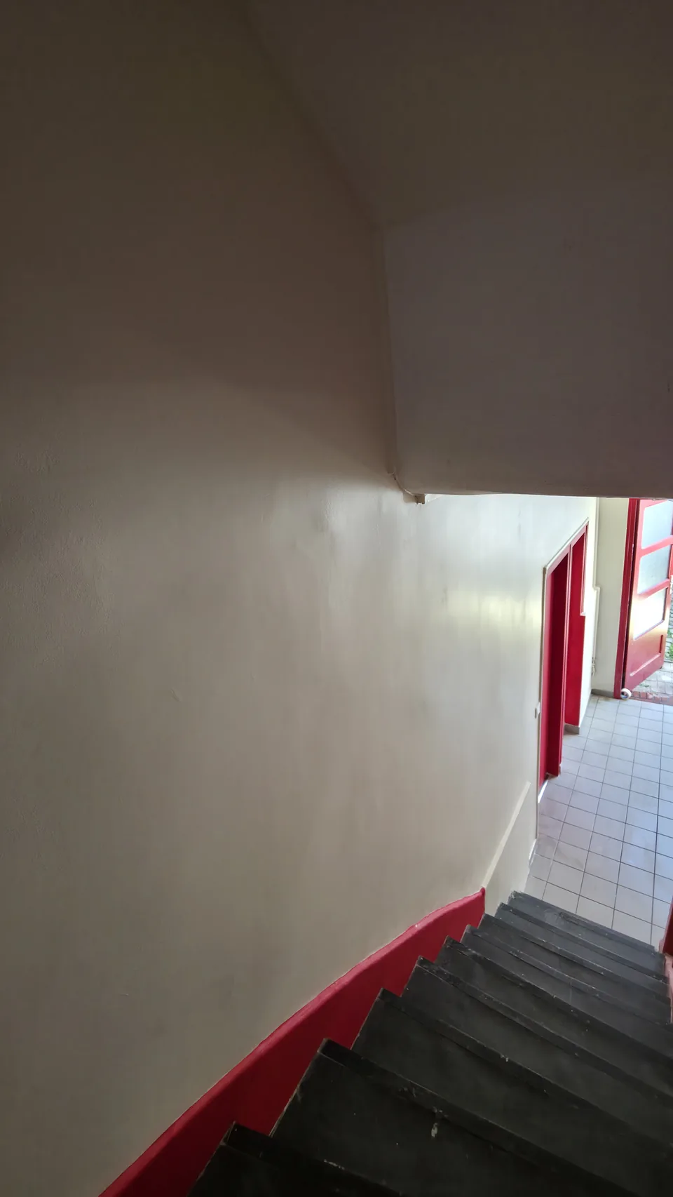 Cage d’escalier de copropriété remise en peinture par MSL